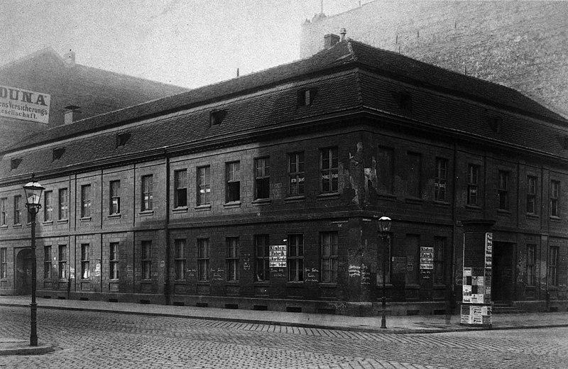 File:Charlottenstraße, Berlin 1890.jpg