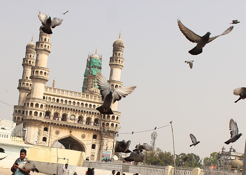 File:Charminar view from mecca masjid.jpg