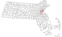 マサチューセッツ州におけるチェルシーの位置（ピンクはサフォーク郡）