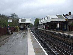 Het station met de Victoriaanse perronkappen gezien uit het oosten.