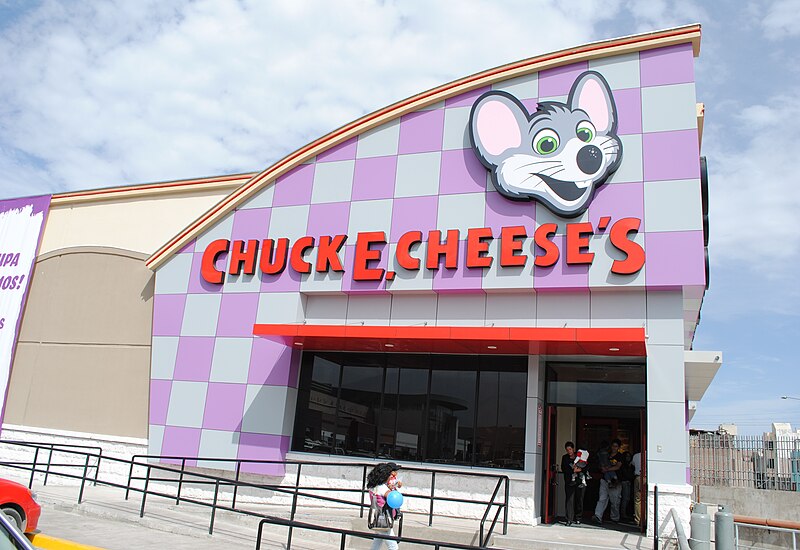 File:Chuck E. Cheese´s Mall Aventura Plaza Arequipa.JPG