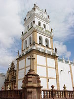 Kirche im historischen Zentrum - Sucre - Bolivien.jpg