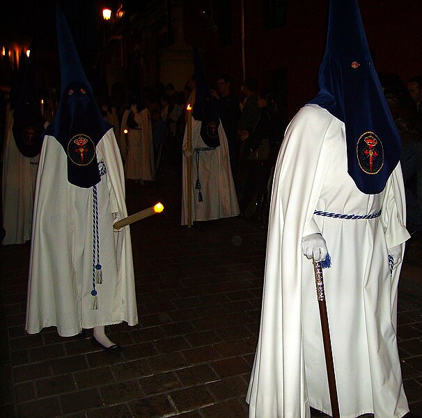 File:Cofradía de la Oración de Nuestro Señor en el Huerto de los Olivos y María Santísima de la Amargura, Granada, Semana Santa 2009 (18).JPG