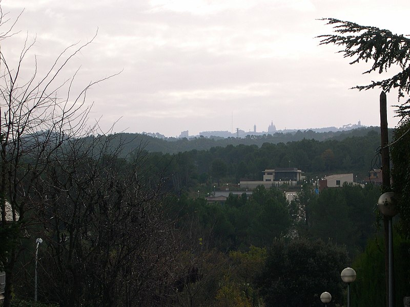 File:Collserola des de Sant Cugat DSCN0176.jpg