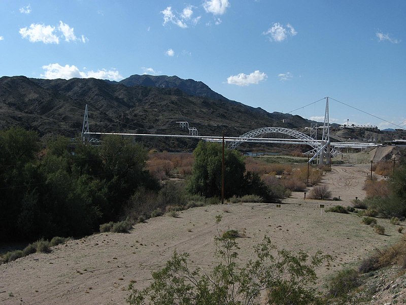 File:Colorado River and the "Needles" (3227891318).jpg