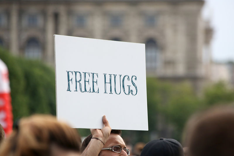 File:Conchita Wurst Ballhausplatz 18-05-2014 40 Free Hugs.jpg