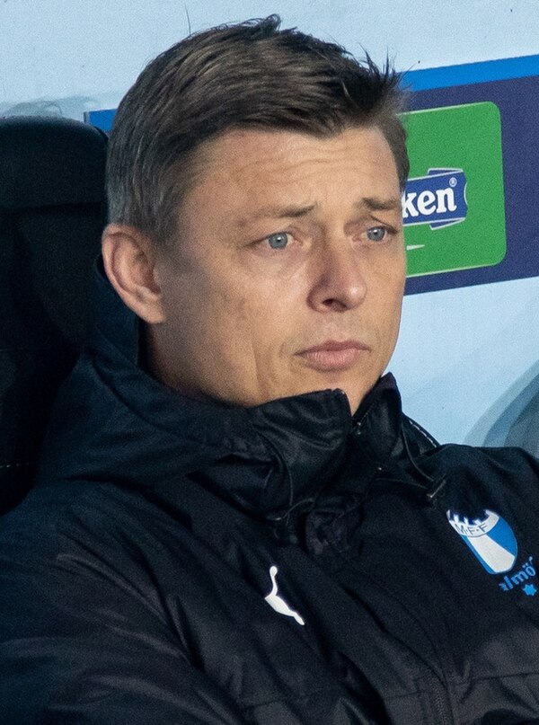 Tomasson as Malmö manager in 2021