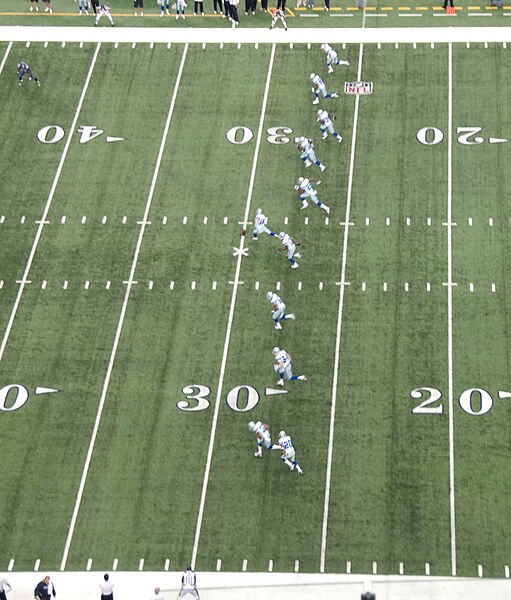 File:Dallas Cowboys kicking off.jpg