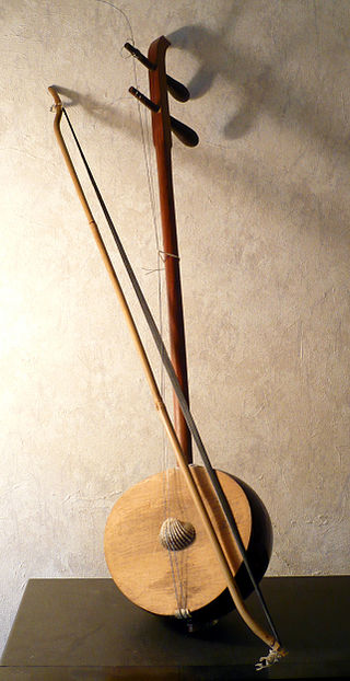 <span class="mw-page-title-main">Đàn gáo</span> Vietnamese boweled string instrument