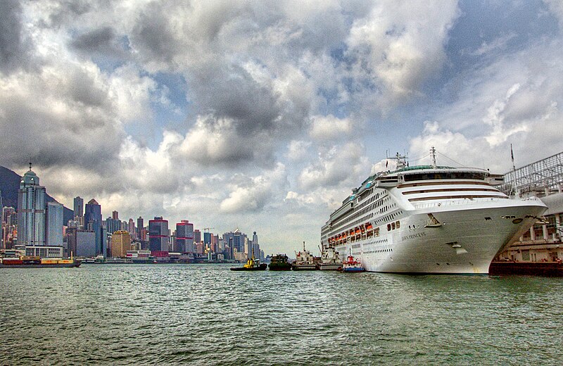 File:Dawn Princess HK. (50980629363).jpg