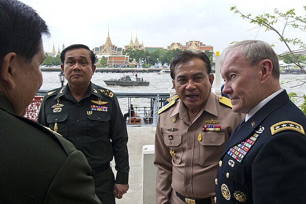 Prayut with U.S. General Martin Dempsey, 2012