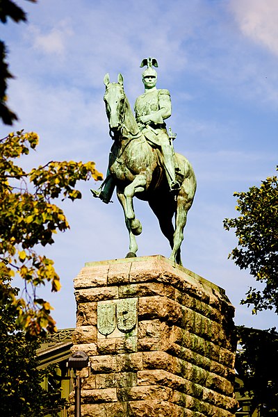 File:Denkmal Wilhelm II. Letzter Deutscher Kaiser und König von Preussen.jpg