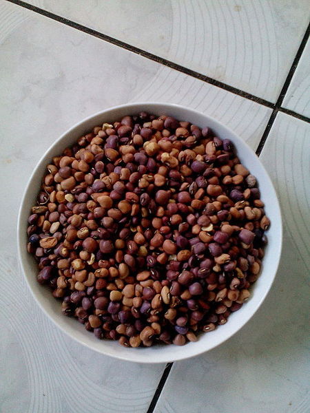 File:Dried pidgeon peas Malawi.jpg