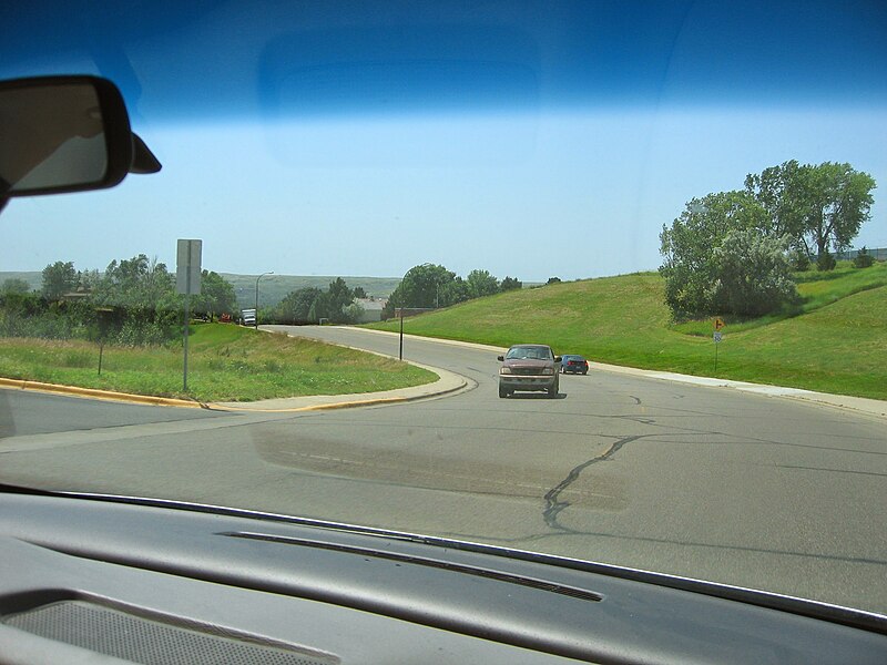 File:Driving in Pierre 01.jpg