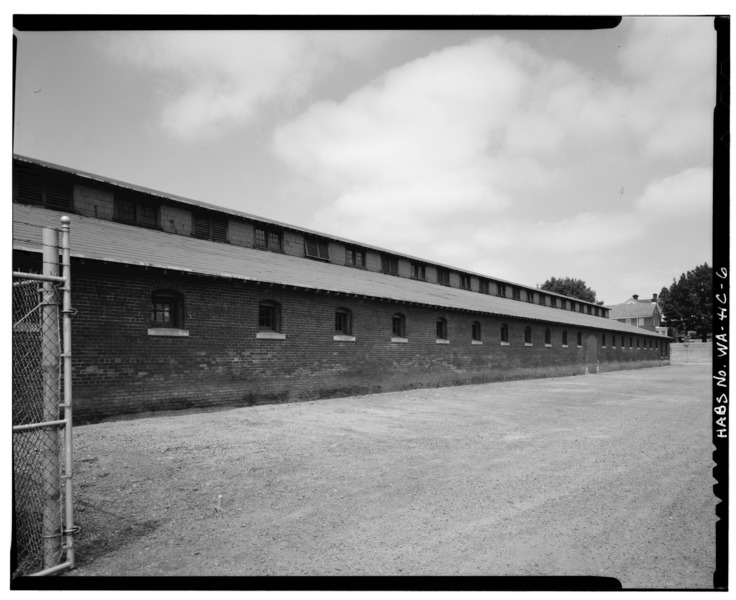 File:EAST SIDE, NORTH TO THE RIGHT - Fort Vancouver, Artillery Stables, Vancouver, Clark County, WA HABS WASH,6-VANCO,1H-6.tif