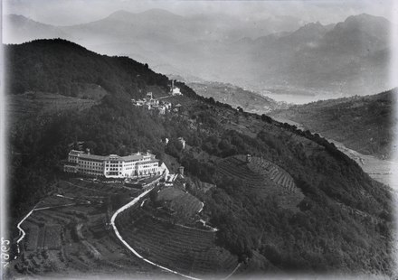 Aerial view by Walter Mittelholzer (1919) ETH-BIB-Agra, Collina d'Oro, Lugano-Inlandfluge-LBS MH01-001962.tif