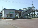 中越地震で被災する直前の旧駅舎（2004年9月）