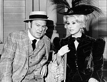 Opis zdjęcia Eddie Albert Eva Gabor Green Acres 1969.JPG.