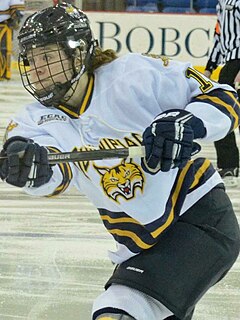 <span class="mw-page-title-main">Emma Woods</span> Canadian ice hockey player