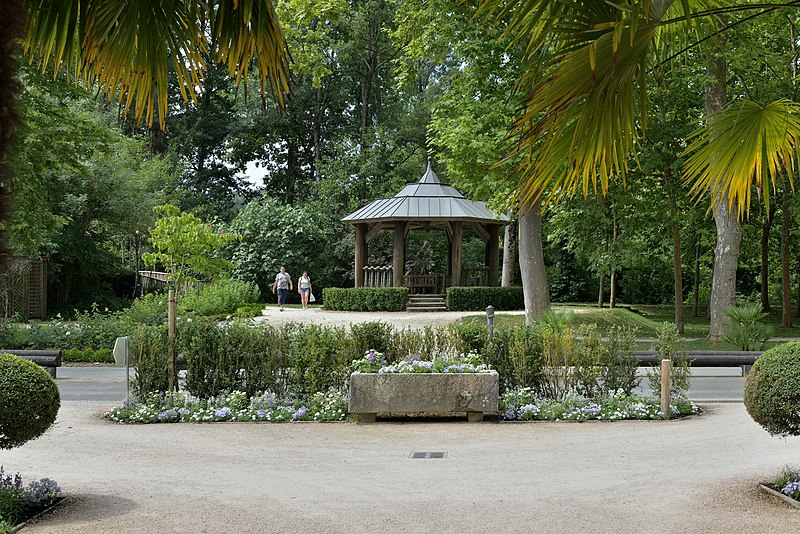 File:Eugénie-les-Bains gazebo.jpg