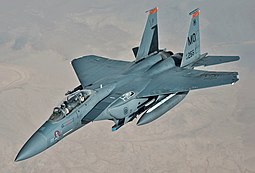 Yhdysvaltain ilmavoimien F-15E-hävittäjä lennossa vuonna 2021.