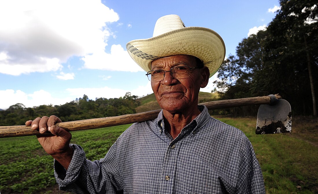 File:Farmer, Nicaragua (rotated).jpg