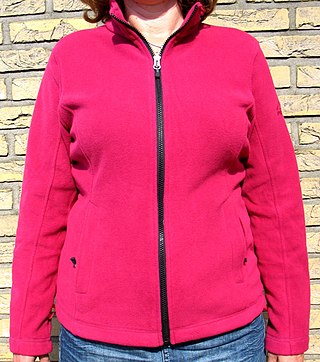 <span class="mw-page-title-main">Fleece jacket</span> Jacket of fleece fabric