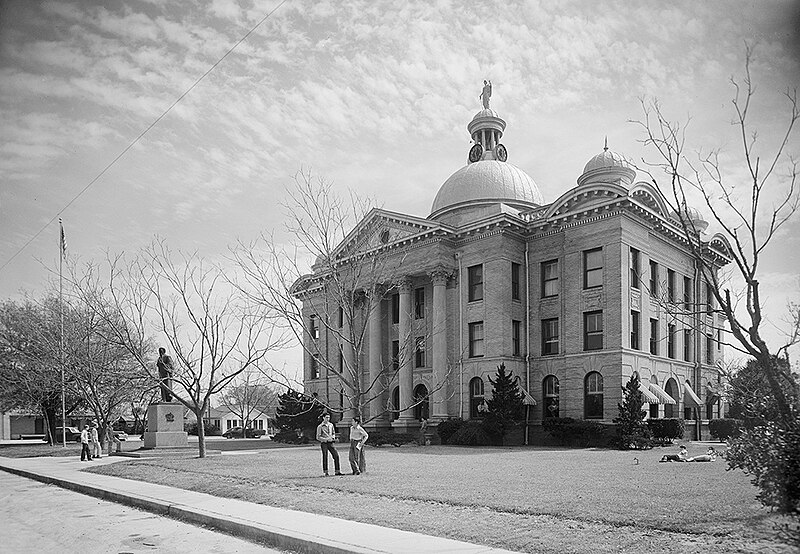 File:Fort Bend County Court House, Richmond, Texas (12819388513).jpg
