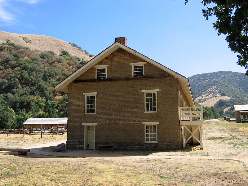 File:Fort Tejon Restored Barracks.JPG