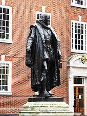 Francis Bacon's statue at Gray's Inn, South Square, London Francis Bacon statue, Gray's Inn.jpg