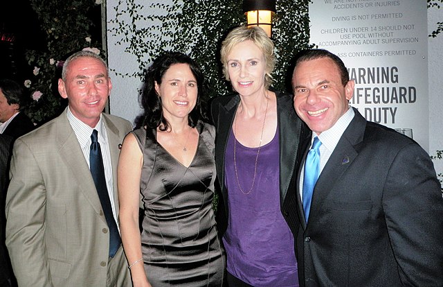 (l-r) Don Norte, Dr. Lara Embry, Jane Lynch, and Norte's husband, gay activist Kevin Norte, at Autum P-FLAG 2010's Charitable Event at The London Hote