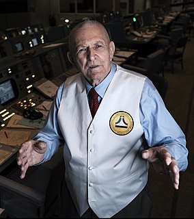 Gene Kranz American flight director for NASA (born 1933)