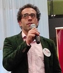 Simmons speaking at the 2017 Wellington Central candidates debate Geoff Simmons (crop).jpg