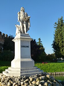 Statua del Giorgione, nell'omonima Piazza.