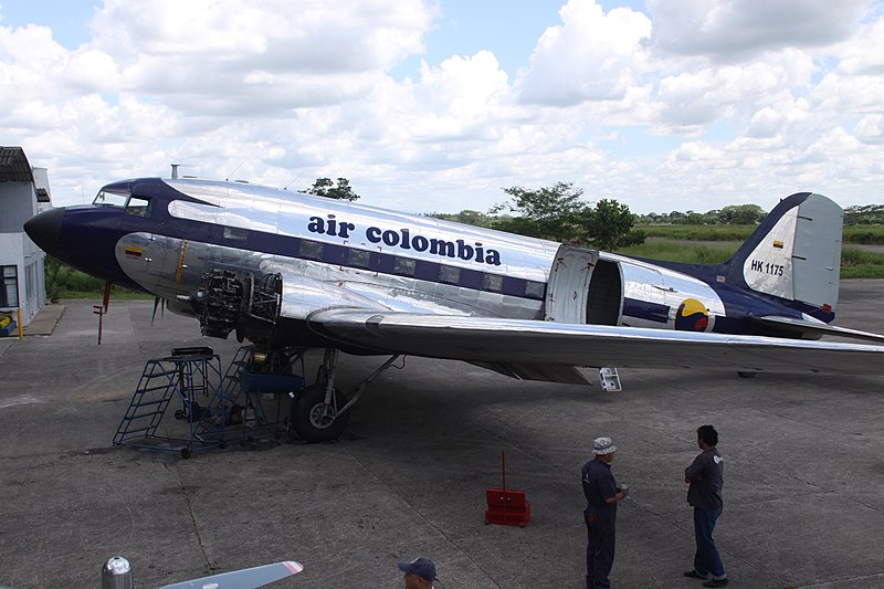 File:HK-1175 Douglas DC-3 Air Colombia (7497166292).jpg