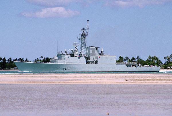 Algonquin at Pearl Harbor in June 2000