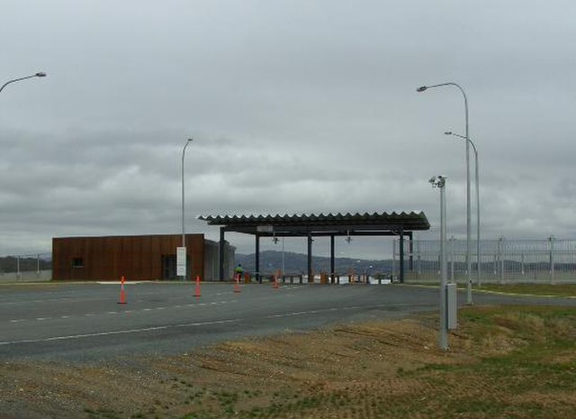 Main entrance (500m gate)