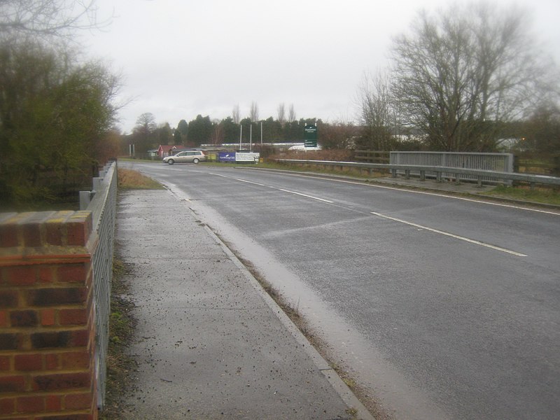 File:Hamstreet Bridge over the Royal Military Canal - geograph.org.uk - 1722778.jpg