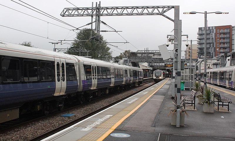 File:Hayes and Harlington - TfL 345002, 345033 and 345004.JPG