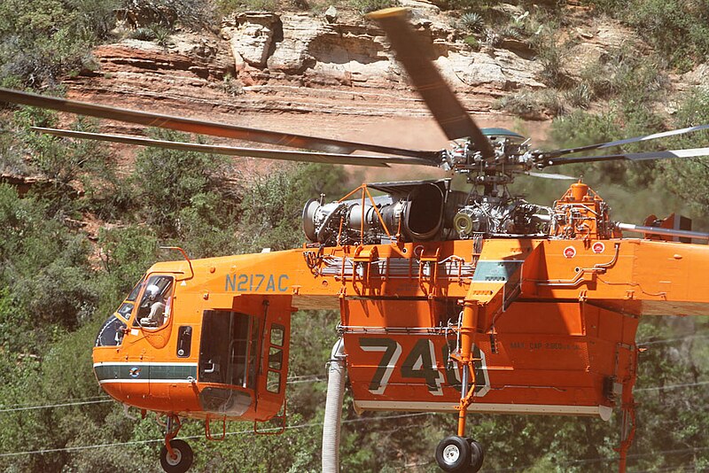 File:Heavy Helicopter dipping Slide Rock 21MAY2014 1010 (14287991603).jpg