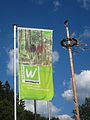 Fahne der Sauerland-Waldroute am Dorfgemeinschaftshaus in Hemer-Ispei, Stephanopel 112
