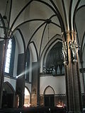 Herz-Jesu-Kirche (Berlin-Zehlendorf) Mittelsäule.jpg
