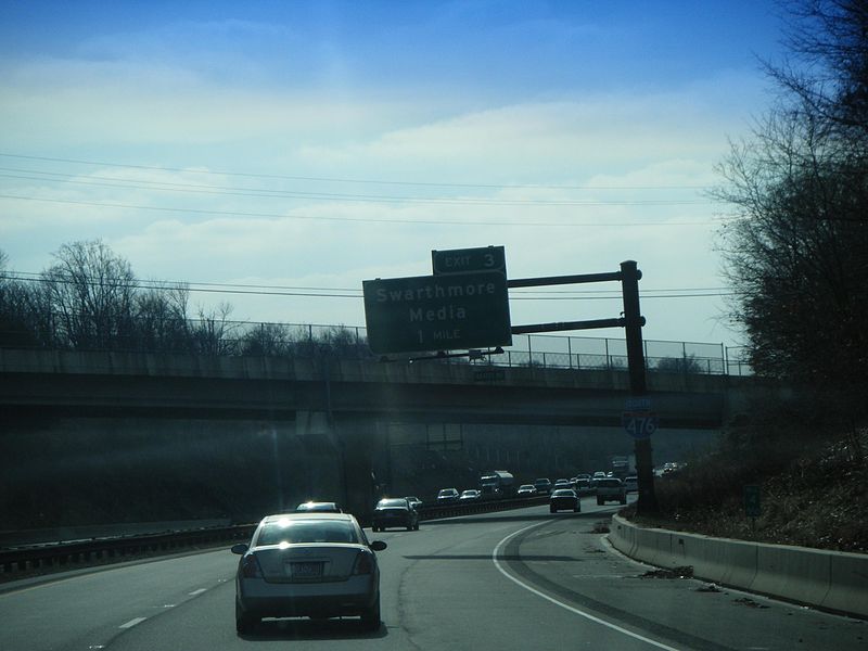 File:I-476 SB 1 mi to Baltimore Pike.JPG