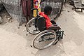 Iedere mens met een handicap heeft recht op een goede toekomst kind met rolstoel in Senegal.jpg