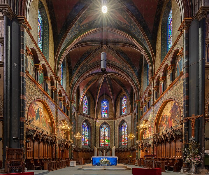 File:Iglesia de Santiago, Pau, Francia, 2023-01-06, DD 88-90 HDR.jpg