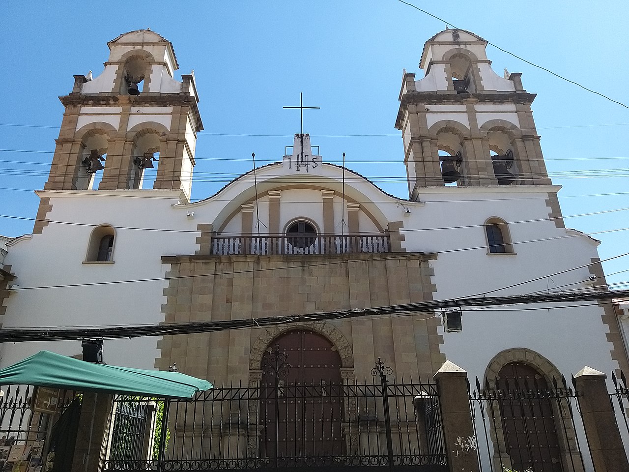 File Iglesia De La Compania De Jesus De La Ciudad De Cochabamba 2 Jpg Wikimedia Commons