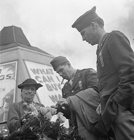 Лондон 1942. Бомба 1942. Посещение Советской делегацией Лондона 1942 фото.