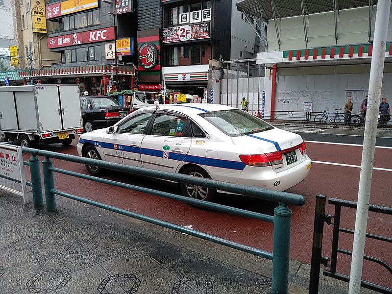 File:Japanese Hyundai Grandeur taxi, Taito, Tokyo, Japan.jpg