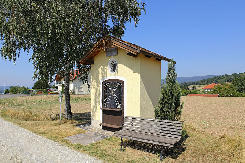 File:Johannes Nepomuk-Kapelle in Klein-Pöchlarn 02 2015-08.jpg