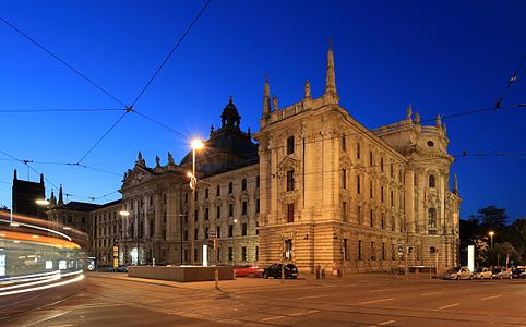 Justizpalast, Munich, at dusk